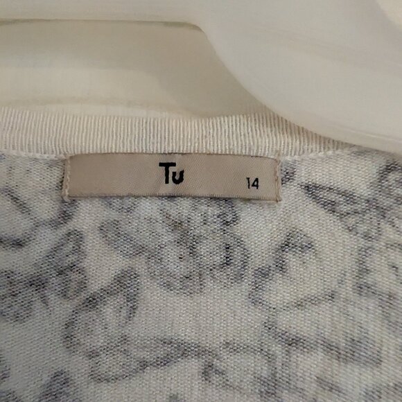 Butterfly sweater - Picture 2 of 3